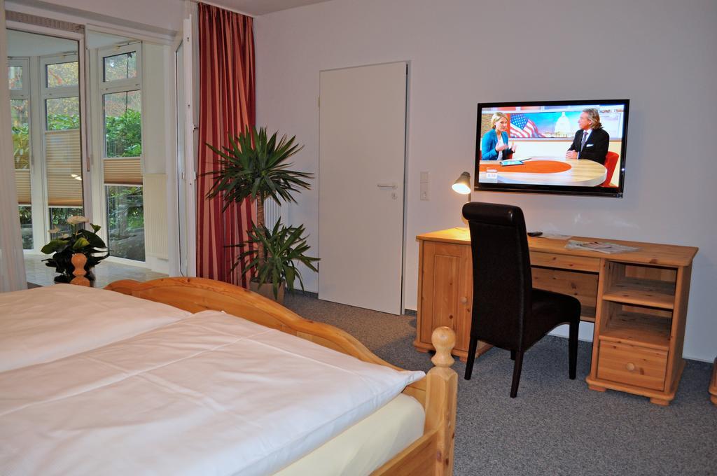 Hellmanns Hotel Bremers Bauerndiele Wiefelstede Chambre photo