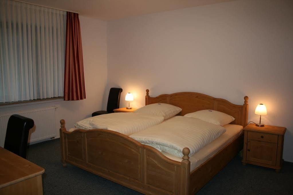 Hellmanns Hotel Bremers Bauerndiele Wiefelstede Extérieur photo