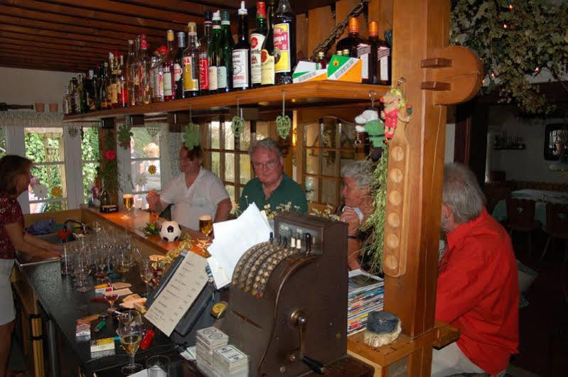Hellmanns Hotel Bremers Bauerndiele Wiefelstede Extérieur photo