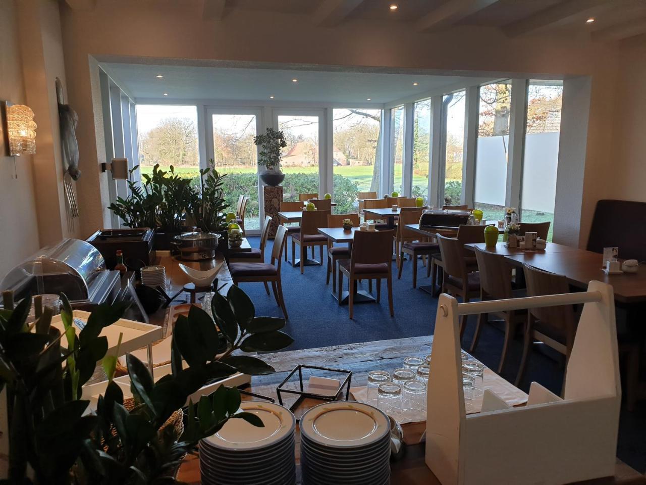Hellmanns Hotel Bremers Bauerndiele Wiefelstede Extérieur photo