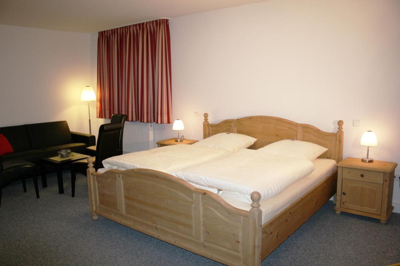 Hellmanns Hotel Bremers Bauerndiele Wiefelstede Extérieur photo