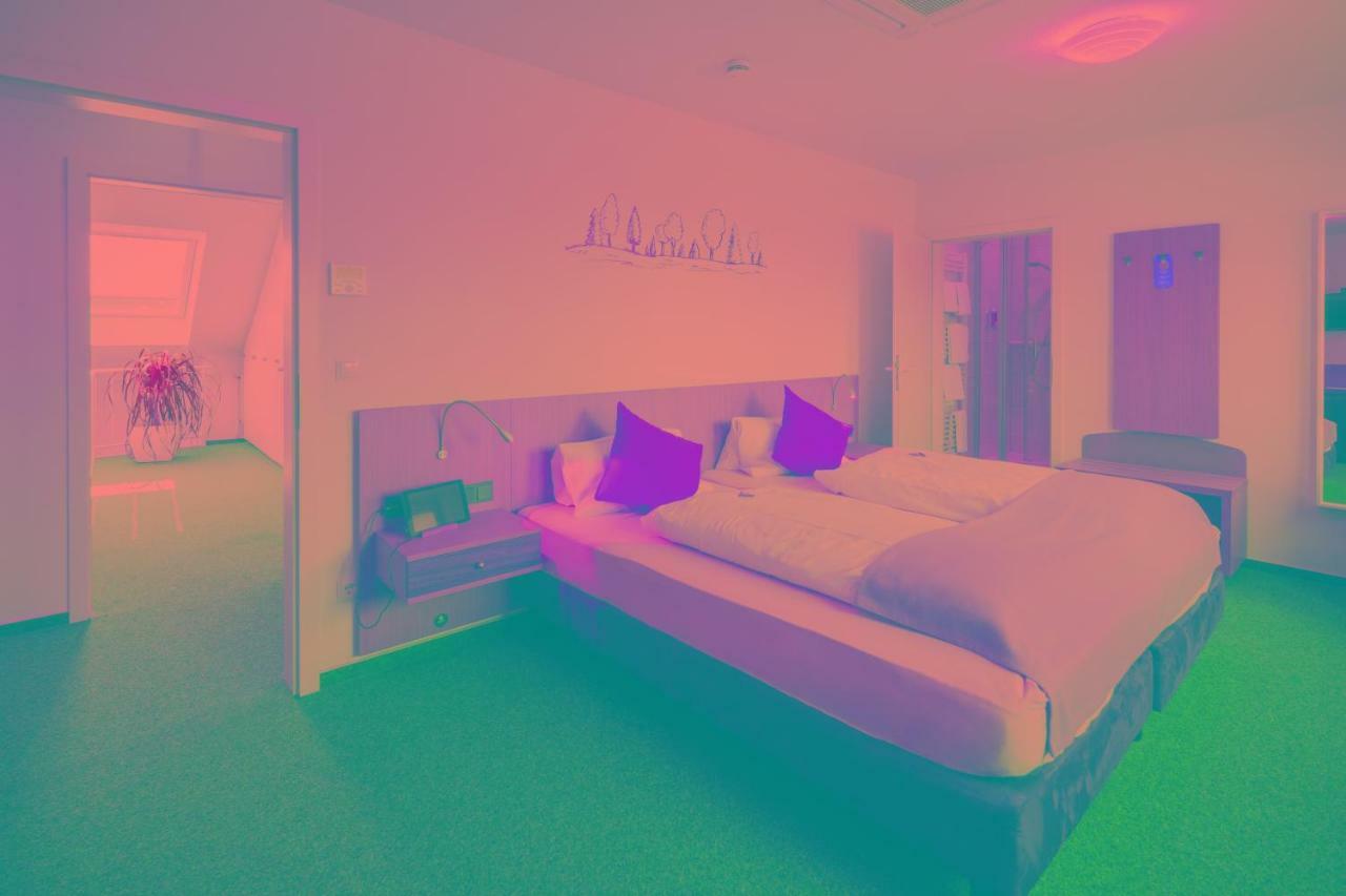 Hellmanns Hotel Bremers Bauerndiele Wiefelstede Extérieur photo